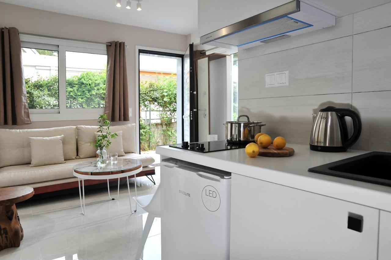 Alekos Luxury Suites Free 24H Transportation From - To Airport Artemida  Eksteriør billede