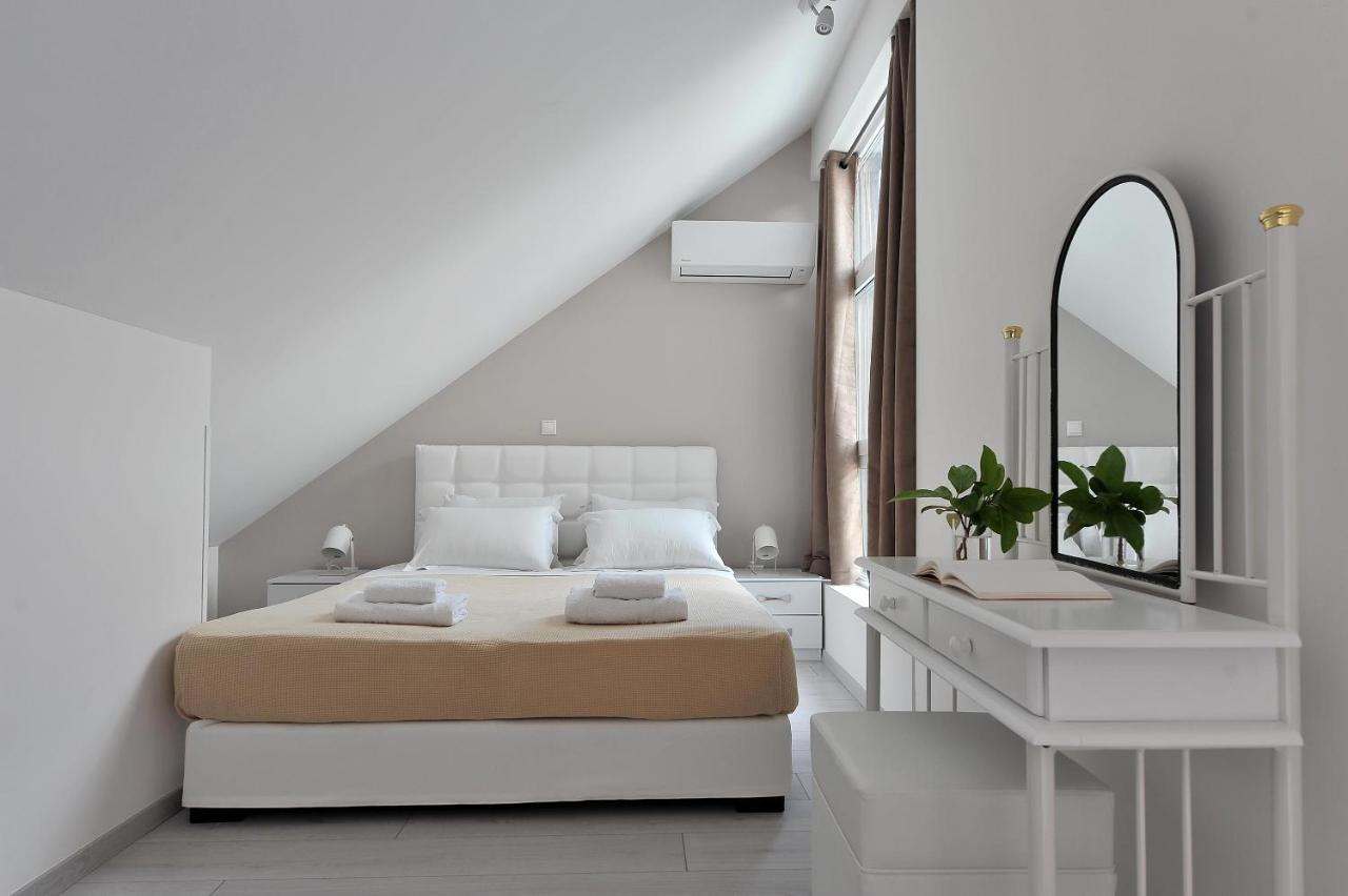Alekos Luxury Suites Free 24H Transportation From - To Airport Artemida  Eksteriør billede