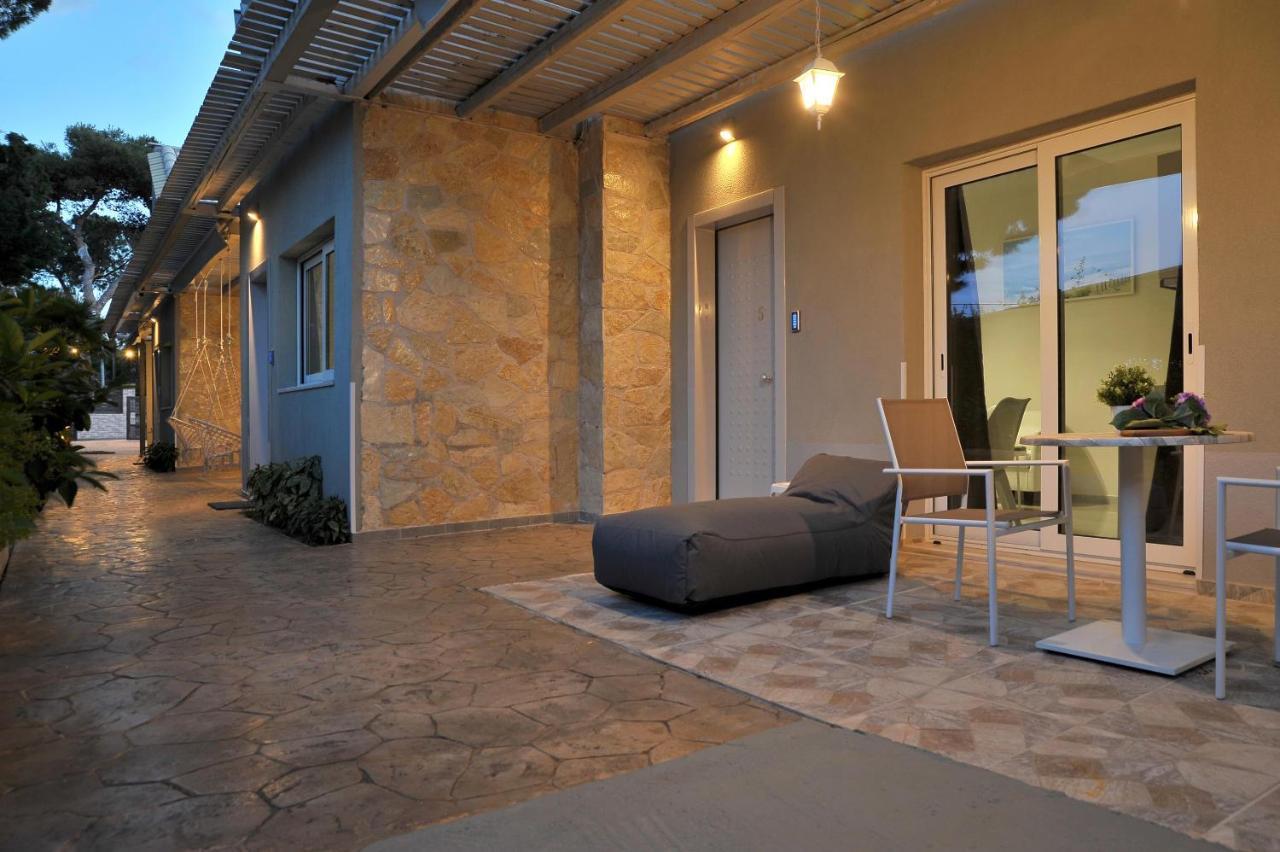 Alekos Luxury Suites Free 24H Transportation From - To Airport Artemida  Eksteriør billede