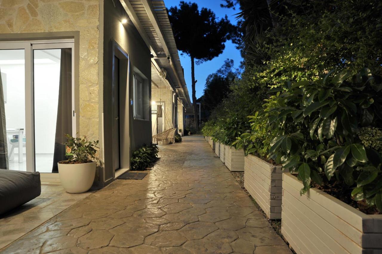 Alekos Luxury Suites Free 24H Transportation From - To Airport Artemida  Eksteriør billede
