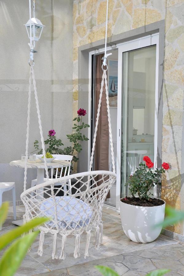 Alekos Luxury Suites Free 24H Transportation From - To Airport Artemida  Eksteriør billede