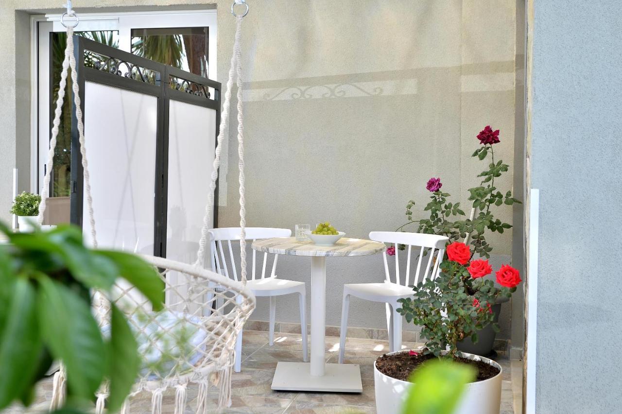 Alekos Luxury Suites Free 24H Transportation From - To Airport Artemida  Eksteriør billede