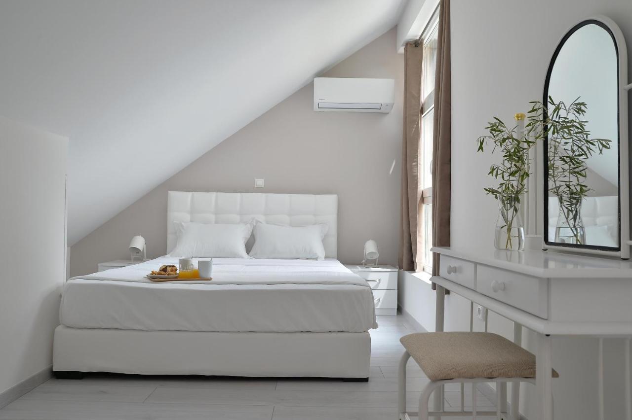 Alekos Luxury Suites Free 24H Transportation From - To Airport Artemida  Eksteriør billede