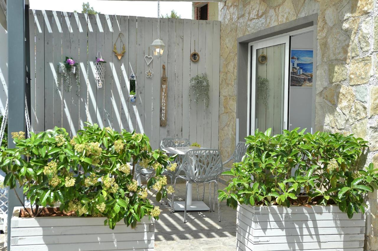 Alekos Luxury Suites Free 24H Transportation From - To Airport Artemida  Eksteriør billede
