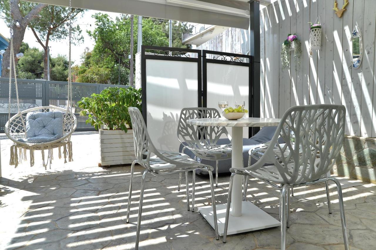Alekos Luxury Suites Free 24H Transportation From - To Airport Artemida  Eksteriør billede